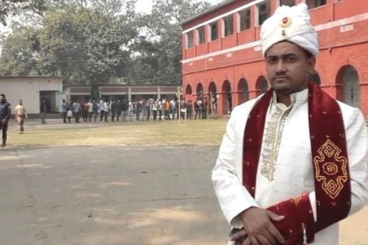 ‘দিনটিকে স্মরণীয় করে রাখতে বিয়ের সাজেই ভোট দিতে এসেছি’
