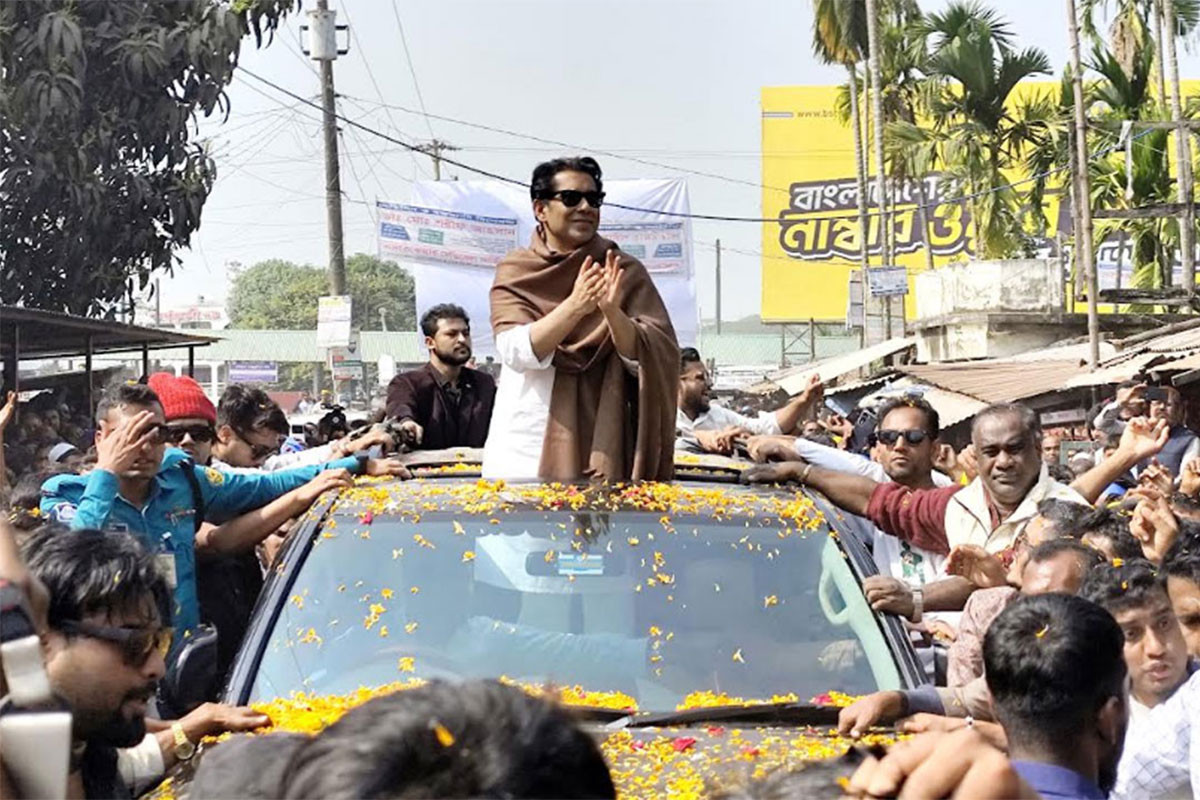 ৯৪ কেন্দ্রের ফলাফলে এগিয়ে পার্থ