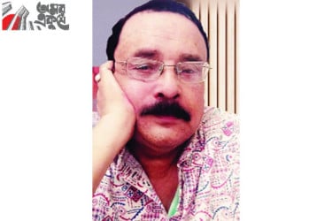 ভাষা তার নিজস্ব গতিতে বিবর্তনের দিকে এগিয়ে গেছে