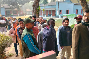 বগুড়ায় শান্তিপূর্ণ ভোটগ্রহণ, উচ্ছ্বসিত নতুন ভোটাররা