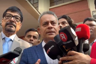 ভোট দিলেন ঢাকা-১০ আসনে বিএনপি প্রার্থী শেখ রবিউল