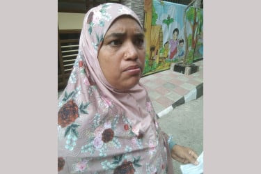 ভোট দিতে পারেননি তাসলিমা, কেন্দ্রে কেন্দ্রে ঘুরছেন
