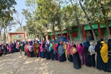 পটিয়ায় শীতের সকালে ভোট উৎসব, ভোটারদের লম্বা লাইন