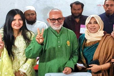 খুলনায় ভোট দিয়ে যা বললেন বিএনপি নেতা মঞ্জু