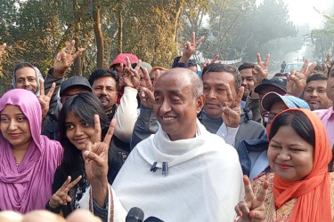 ‘এবারের ভোট রাতে হয়নি, কবর থেকেও কেউ উঠে এসে ভোট দিতে পারেনি’