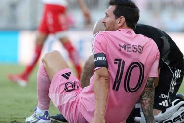 বিশ্বকাপের আগে চোটে পড়লেন মেসি, স্থগিত মায়ামির ম্যাচ