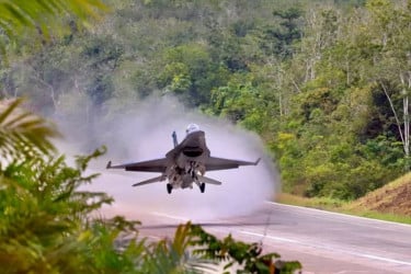 দ্বীপ হবে রণতরী, রাস্তাই হবে রানওয়ে