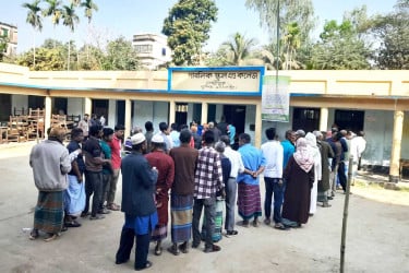 লক্ষ্মীপুরে ভোটে বিক্ষিপ্ত সংঘর্ষ, আহত ১২