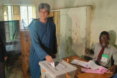 ভূমিধস বিজয়ের পথে জোনায়েদ সাকী