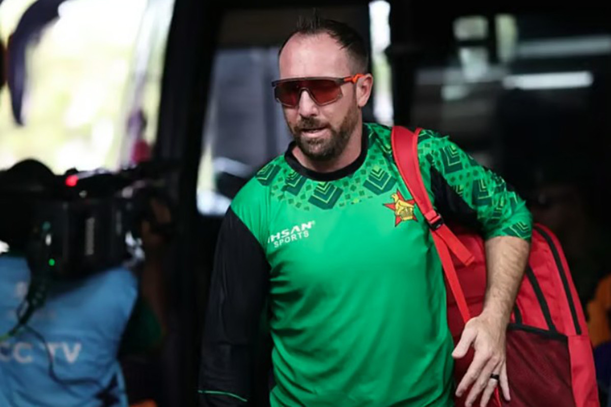 এক যুগ পর বিশ্বকাপে ফিরলেও চোটে মাঠ ছাড়লেন টেলর