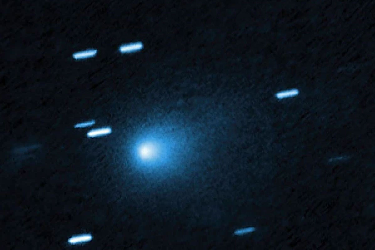 সূর্যের কাছে এসে হঠাৎ উজ্জ্বল হলো রহস্যময় ধূমকেতু