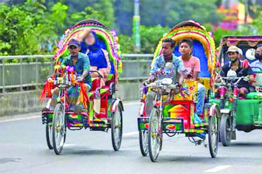 অলিগলি ও রাজপথে রাজত্ব অটোরিকশার