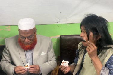 মেহেরপুর-১ আসনে বিজয়ী প্রার্থীকে মিষ্টিমুখ পরাজিত প্রার্থীর