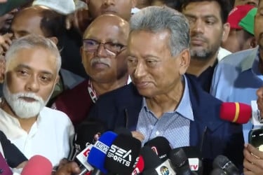 দেশের স্বার্থকে প্রাধান্য দিয়ে সবার সঙ্গে সম্পর্ক রাখতে চায় বিএনপি : আমীর খসরু