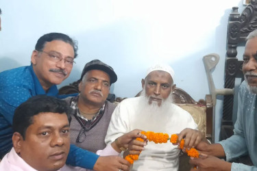 অসচ্ছল হিন্দুদের পাশে নবনির্বাচিত এমপি কায়কোবাদ