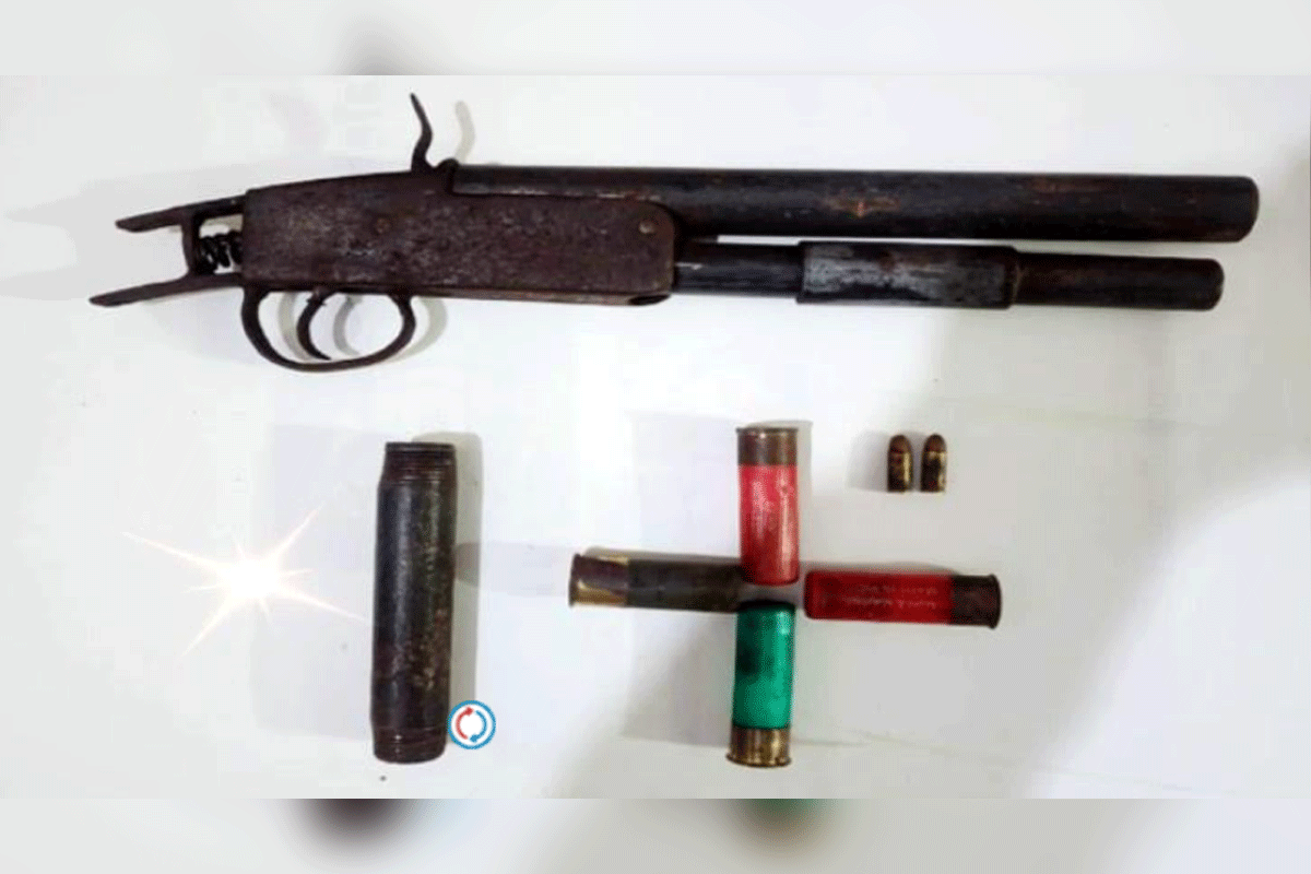 রাউজানে পাইপগান ও কার্তুজ উদ্ধার