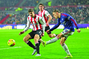 শীর্ষ চার শিরোপায় চোখ সিটি-আর্সেনালের