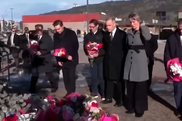 কানাডার ব্রিটিশ কলম্বিয়ায় ভয়াবহ স্কুল শুটিংয়ের ঘটনায় শোক সভা