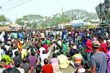 রংপুরে মহাসড়ক অবরোধ, বিক্ষোভ