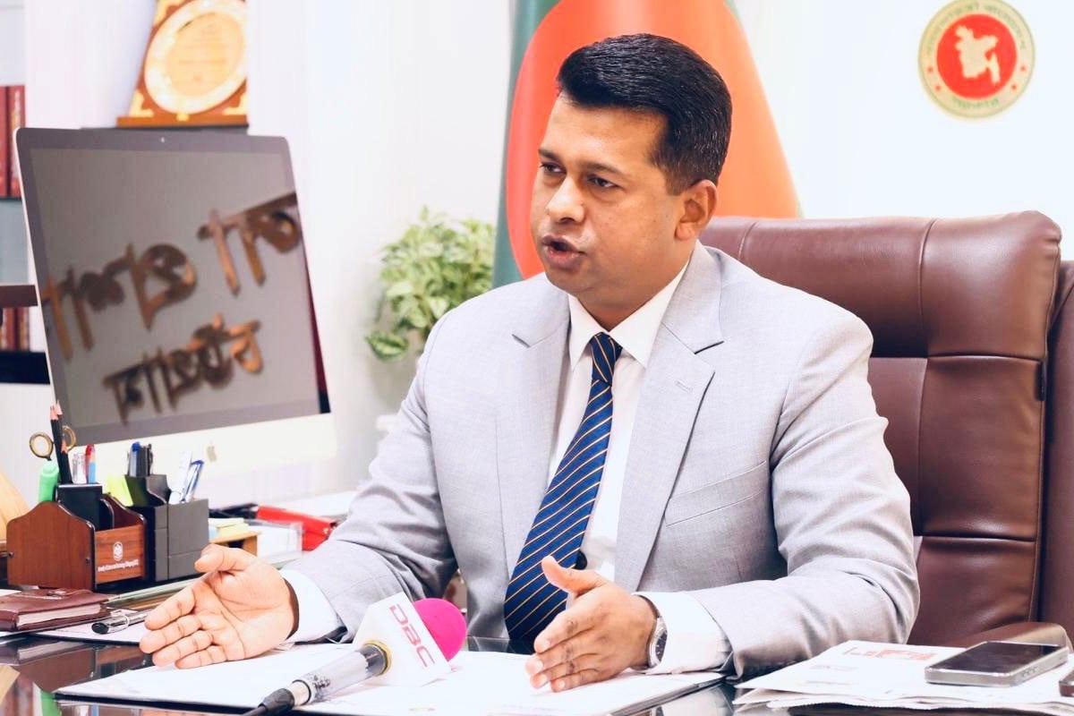 দুটি ব্যালট ও পরিচয় যাচাইয়ে সময় লাগায় দীর্ঘ লাইন: ডিসি জাহিদ