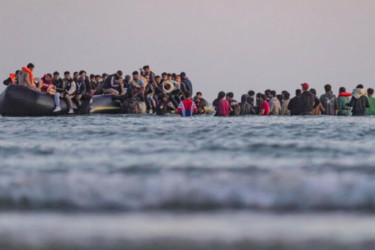 অভিবাসন নীতি কঠোরে আইন করছে ইতালি