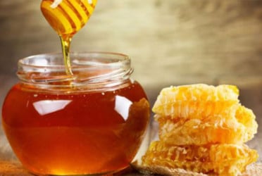 প্রতিদিন মধু খাওয়ার উপকারিতা