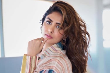 বিয়ের গুজব নিয়ে ম্রুণাল বললেন ‌‘টাকা দিয়েও এত পাবলিসিটি পেতাম না’