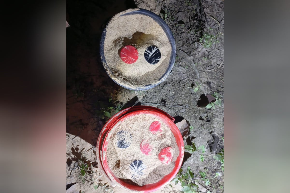 মুন্সীগঞ্জে পরিত্যক্ত বাড়ি থেকে ৩০টি তাজা ককটেল উদ্ধার