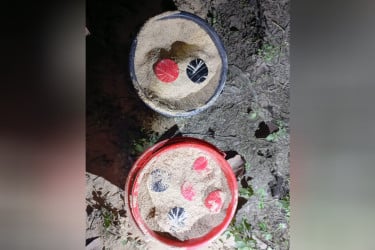 মুন্সীগঞ্জে পরিত্যক্ত বাড়ি থেকে ৩০টি তাজা ককটেল উদ্ধার