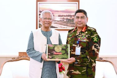 সেনাপ্রধানকে ধন্যবাদ জানালেন প্রধান উপদেষ্টা
