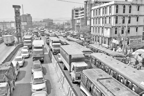 ২০ কিলোমিটারজুড়ে যানজট