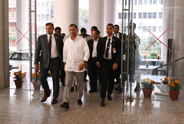 সচিবালয়ে প্রধানমন্ত্রী তারেক রহমান