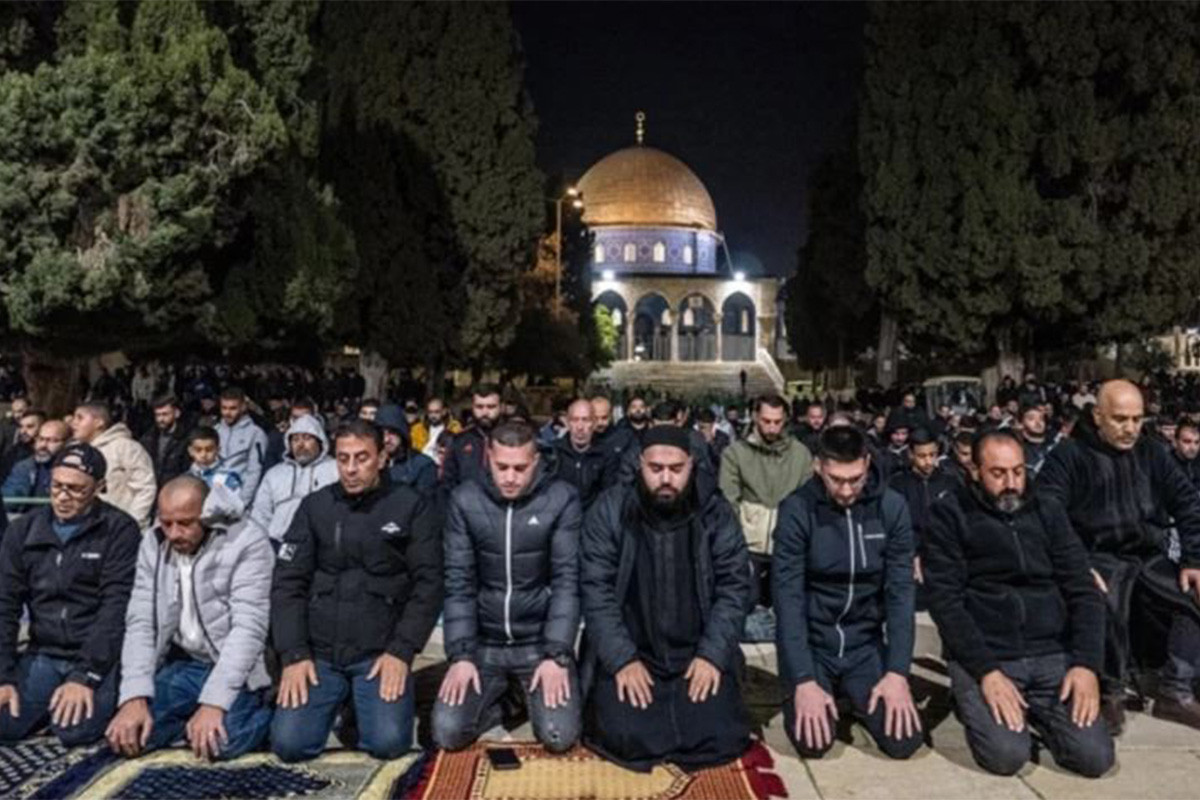 কড়াকড়ির মধ্যেই আল-আকসায় প্রথম তারাবিহ সম্পন্ন