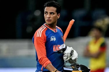 বিশ্বকাপে অভিষেকের বিব্রতকর রেকর্ড