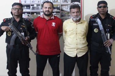 চট্টগ্রামে ‘শীর্ষ সন্ত্রাসী’ বাবলার দুই সহযোগী গ্রেফতার