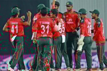 বিসিবির কেন্দ্রীয় চুক্তিতে ২৮ ক্রিকেটার, কার বেতন কত দেখে নিন