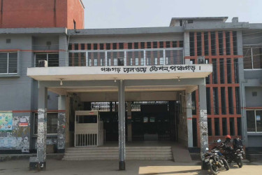 চলন্ত ট্রেন থেকে এসি কোচের কনডেন্সার কয়েল চুরি