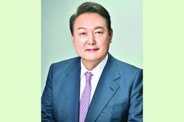 দক্ষিণ কোরিয়ার সাবেক প্রেসিডেন্টের যাবজ্জীবন