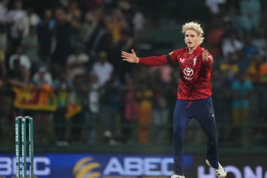 গ্রুপ পর্ব থেকে অস্ট্রেলিয়ার বিদায়ে খুশি ইংলিশ ক্রিকেটার!