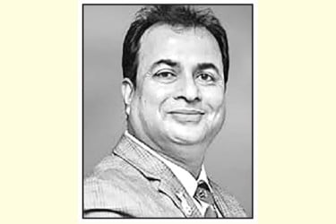 স্বাস্থ্যমন্ত্রীর প্রতিশ্রুতি ও বাস্তবতার চ্যালেঞ্জ