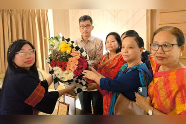 পার্বত্য মন্ত্রীর সাথে বিশ্বশান্তি কুঠির প্রতিনিধি দলের সৌজন্য সাক্ষাৎ