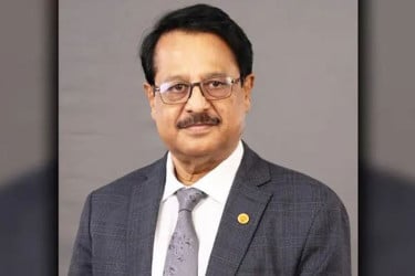 ফেসবুক ও ইনস্টাগ্রাম ব্যবহার না করার সিদ্ধান্ত প্রধানমন্ত্রীর মুখ্য সচিবের