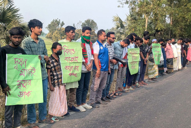 নাটোরে ময়লার ভাগাড় অপসারণের দাবি