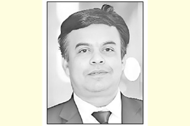 ট্রাম্পের শুল্কযুদ্ধ ও দেশের পোশাক খাত