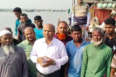 গভীর সাগরে ডাকাতি: কুতুবদিয়ার জেলে নিহত, আহত ১৫