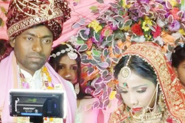 প্রেমিককে ছেড়ে অন্য কাউকে বিয়ে, বিয়ের মঞ্চেই প্রেমিকাকে গুলি