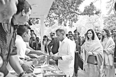 পর্দা উঠল অমর একুশে বইমেলার