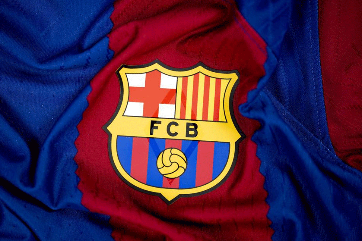 রেকর্ড আয়ের শীর্ষে বার্সেলোনা