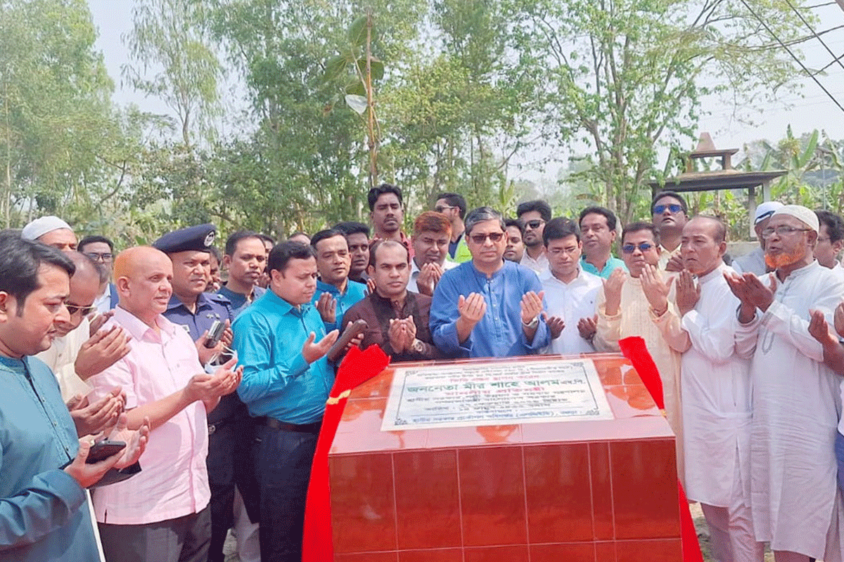 বগুড়ায় দুটি প্রকল্পের ভিত্তিপ্রস্তর স্থাপন করলেন প্রতিমন্ত্রী শাহে আলম