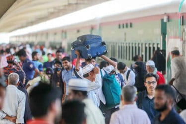 এবার ঈদে কতদিনের ছুটি পাবেন সরকারি-বেসরকারি চাকরিজীবীরা?